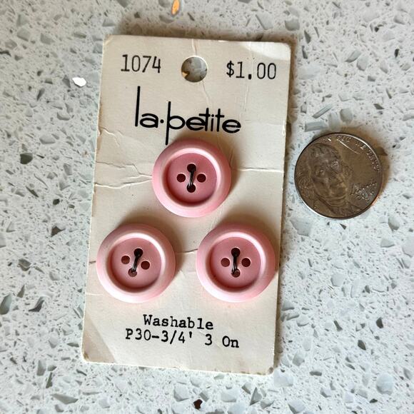 3 Vintage 1960s Buttons On Card La Petite Light Pink 4 Hole Flat Round 3/4" - Picture 1 of 5